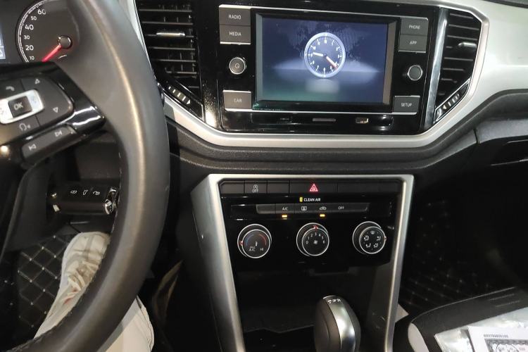Used Volkswagen T-ROC 2019 230TSI DSG Two-Wheel-Drive Advanced Version China VI Standard Audio And AC Panel