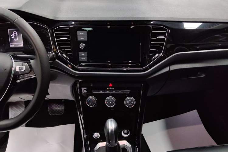 Used Volkswagen T-ROC 2019 280TSI DSG Two-Wheel Drive Comfort Version China VI Standard Audio And AC Panel