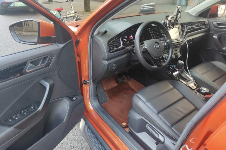 Used Volkswagen T-ROC 2019 280TSI DSG Two-Wheel Drive Comfort Version China VI Standard Driver Seat
