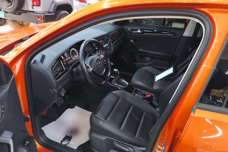 Used Volkswagen T-ROC 2019 280TSI DSG Two-Wheel Drive Comfort Version China VI Standard Driver Seat
