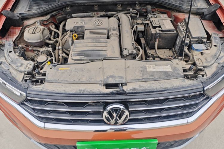 Used Volkswagen T-ROC 2019 230TSI DSG Two-Wheel-Drive Advanced Version China VI Standard Engine Bay