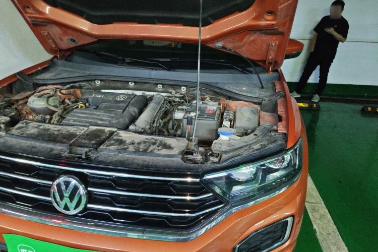 Used Volkswagen T-ROC 2019 280TSI DSG Two-Wheel Drive Comfort Version China VI Standard Engine Bay Left