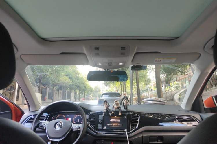 Used Volkswagen T-ROC 2019 280TSI DSG Two-Wheel Drive Comfort Version China VI Standard Headliner