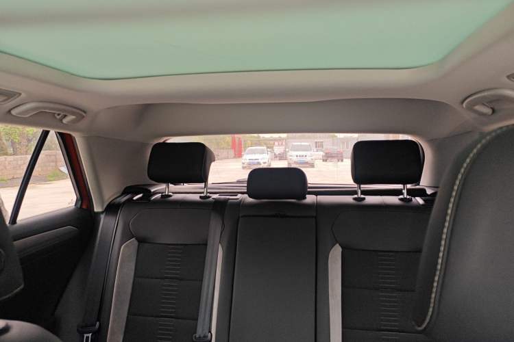 Used Volkswagen T-ROC 2019 230TSI DSG Two-Wheel-Drive Advanced Version China VI Standard Headliner