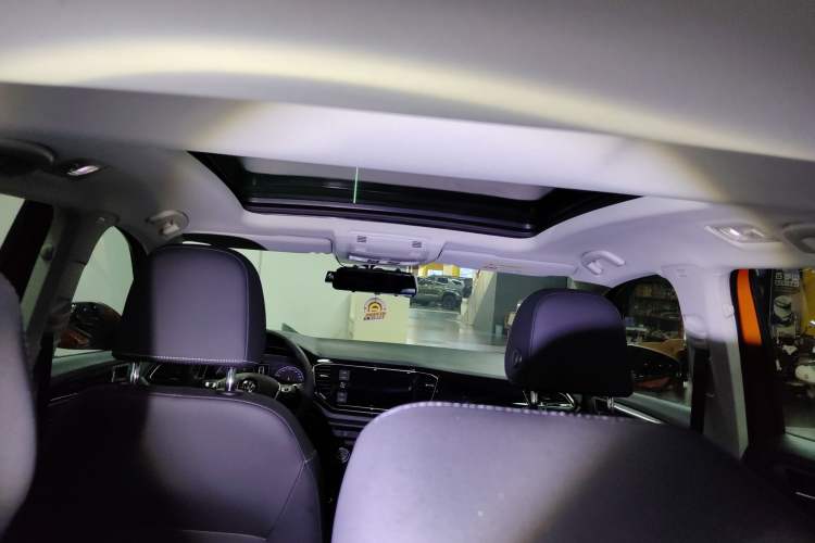 Used Volkswagen T-ROC 2019 280TSI DSG Two-Wheel Drive Comfort Version China VI Standard Headliner