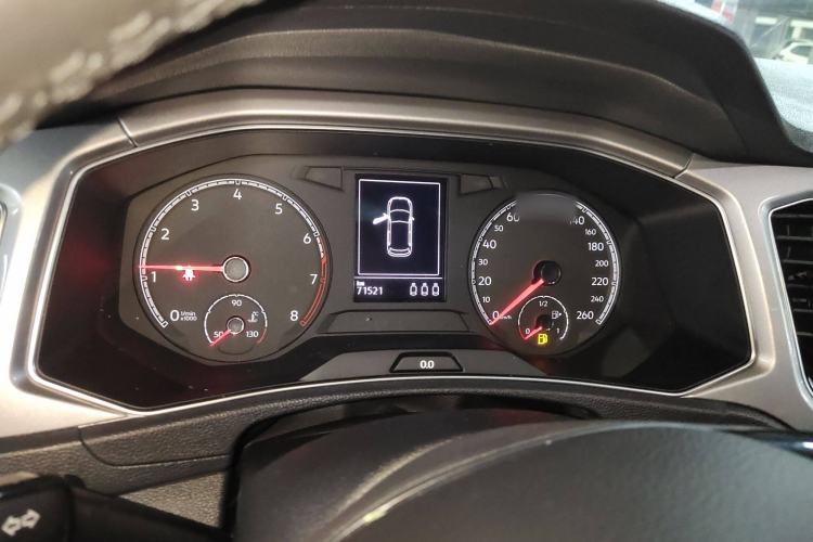 Used Volkswagen T-ROC 2019 230TSI DSG Two-Wheel-Drive Advanced Version China VI Standard Instrument Cluster
