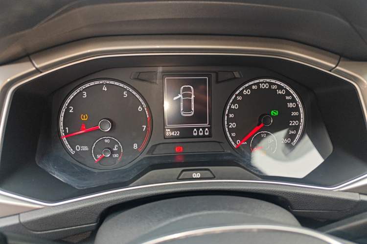 Used Volkswagen T-ROC 2019 230TSI DSG Two-Wheel-Drive Advanced Version China VI Standard Instrument Cluster