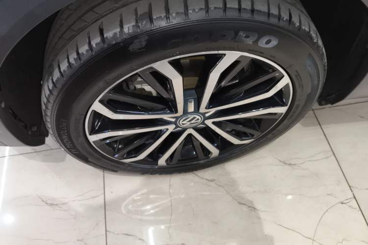 Used Volkswagen T-ROC 2019 280TSI DSG Two-Wheel Drive Comfort Version China VI Standard Left Front Wheel Hub