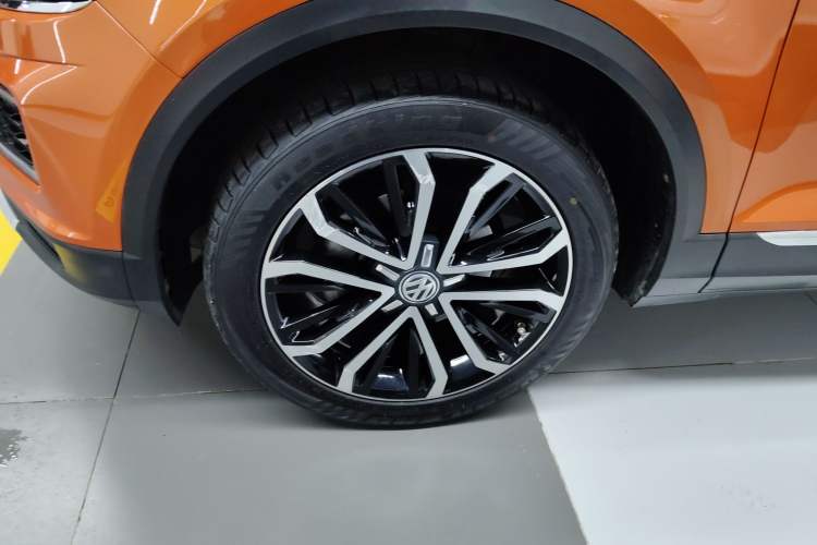 Used Volkswagen T-ROC 2019 280TSI DSG Two-Wheel Drive Comfort Version China VI Standard Left Front Wheel Hub