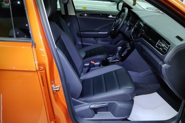 Used Volkswagen T-ROC 2019 280TSI DSG Two-Wheel Drive Comfort Version China VI Standard Right Front Seat