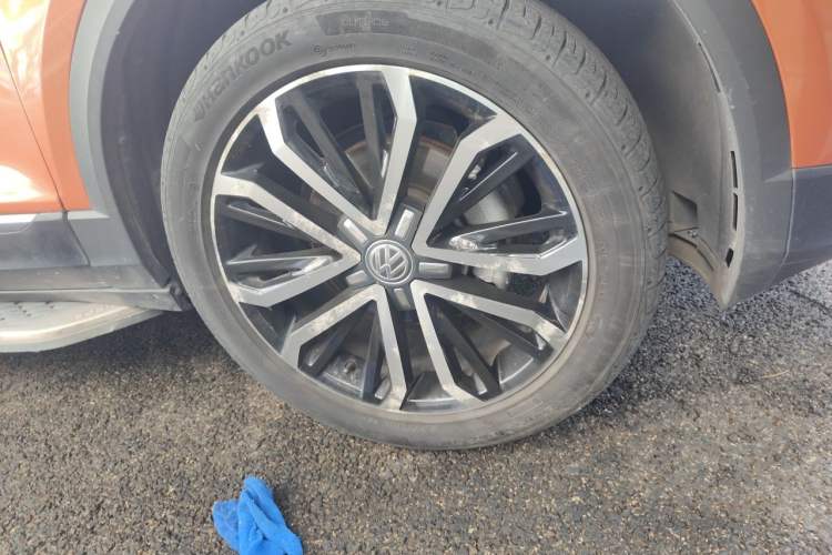 Used Volkswagen T-ROC 2019 280TSI DSG Two-Wheel Drive Comfort Version China VI Standard Right Front Wheel Hub