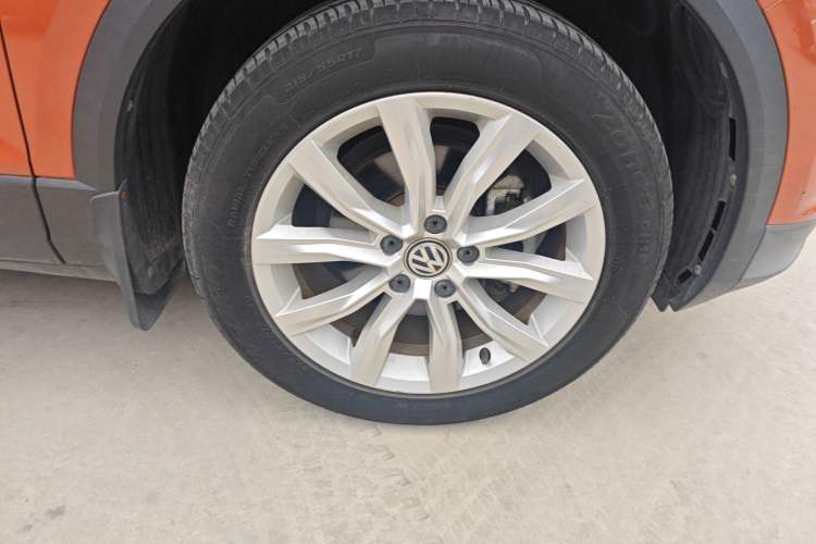 Used Volkswagen T-ROC 2019 230TSI DSG Two-Wheel-Drive Advanced Version China VI Standard Right Front Wheel Hub
