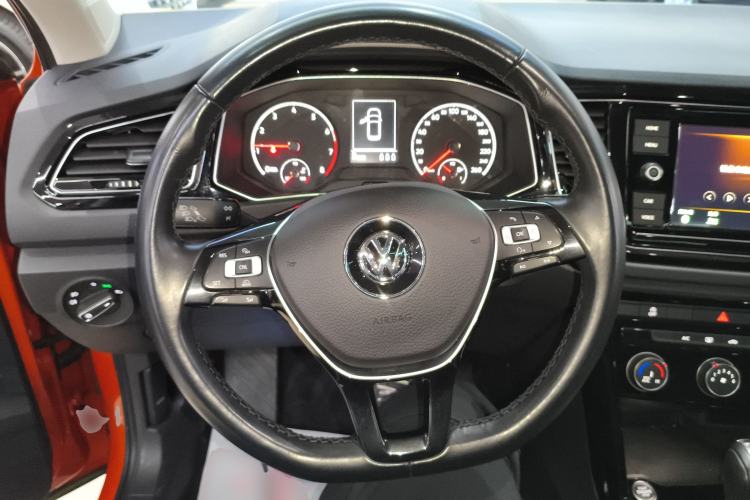Used Volkswagen T-ROC 2019 280TSI DSG Two-Wheel Drive Comfort Version China VI Standard Steering Wheel