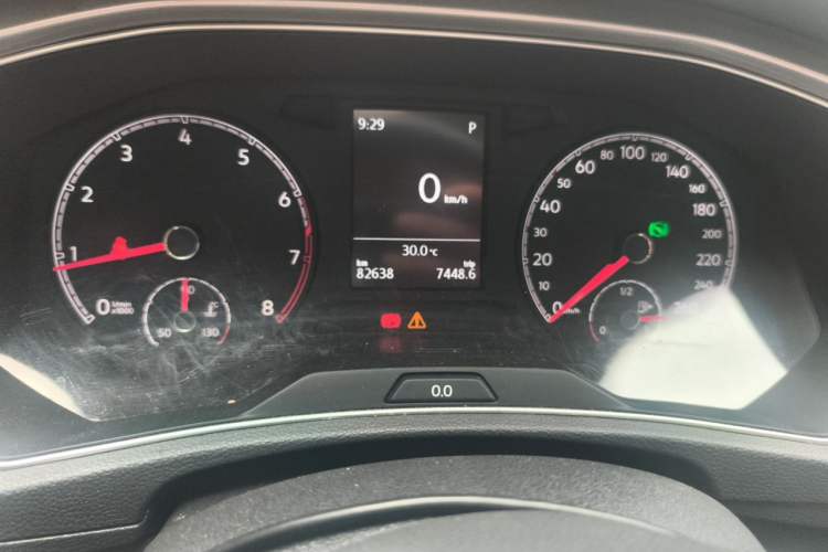 Used Volkswagen T-ROC 2019 230TSI DSG Two-Wheel-Drive Advanced Version China VI Standard Odometer Close Up