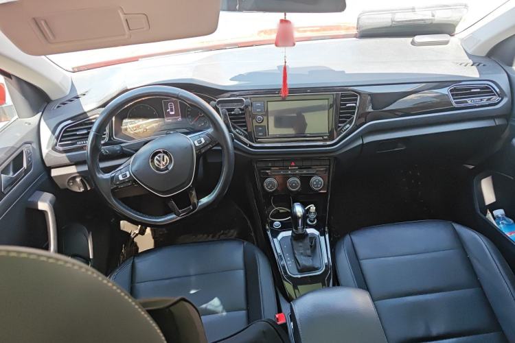 Used Volkswagen T-ROC 2019 280TSI DSG Two-Wheel Drive Comfort Version China VI Standard Center Console