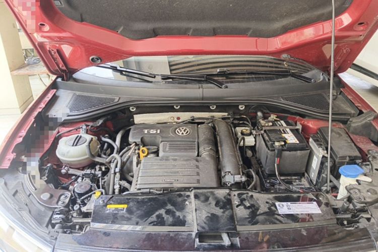 Used Volkswagen T-ROC 2019 280TSI DSG Two-Wheel Drive Comfort Version China VI Standard Engine Bay