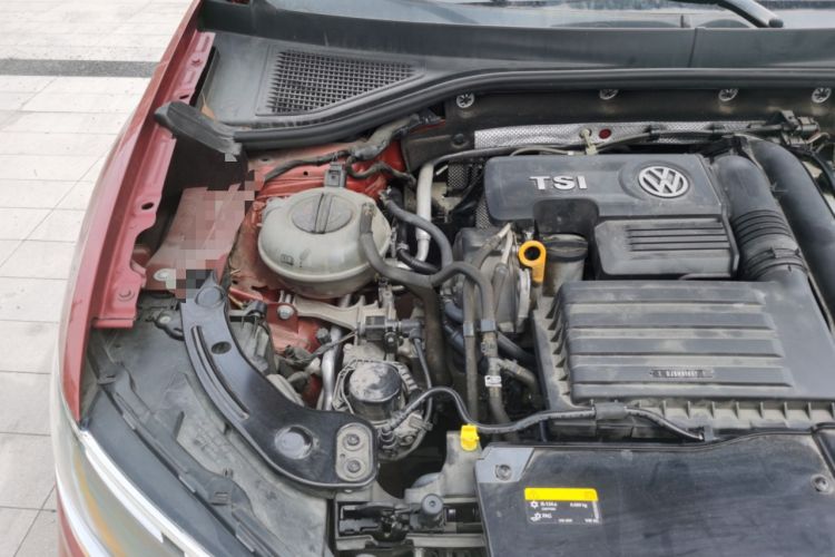 Used Volkswagen T-ROC 2019 280TSI DSG Two-Wheel Drive Comfort Version China VI Standard Engine Bay Right