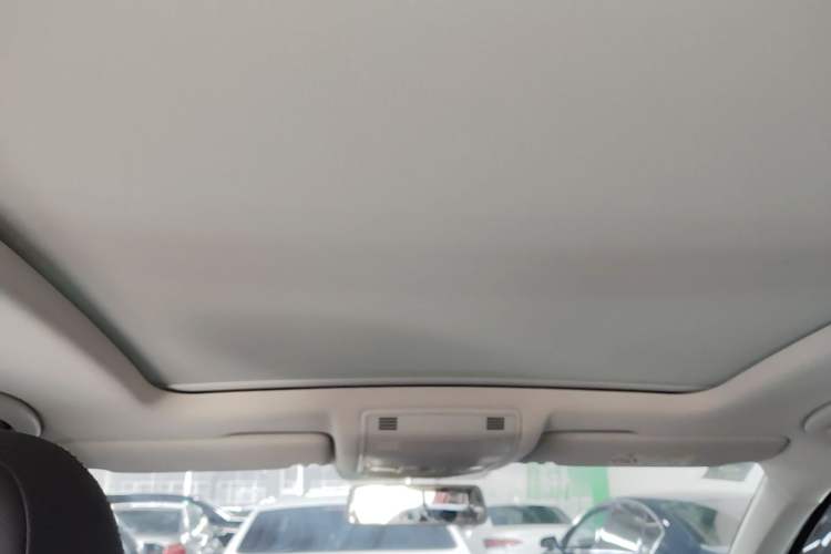 Used Volkswagen T-ROC 2019 230TSI DSG Two-Wheel-Drive Advanced Version China VI Standard Headliner