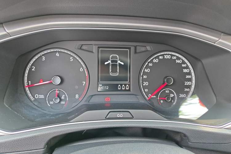 Used Volkswagen T-ROC 2019 230TSI DSG Two-Wheel-Drive Advanced Version China VI Standard Instrument Cluster