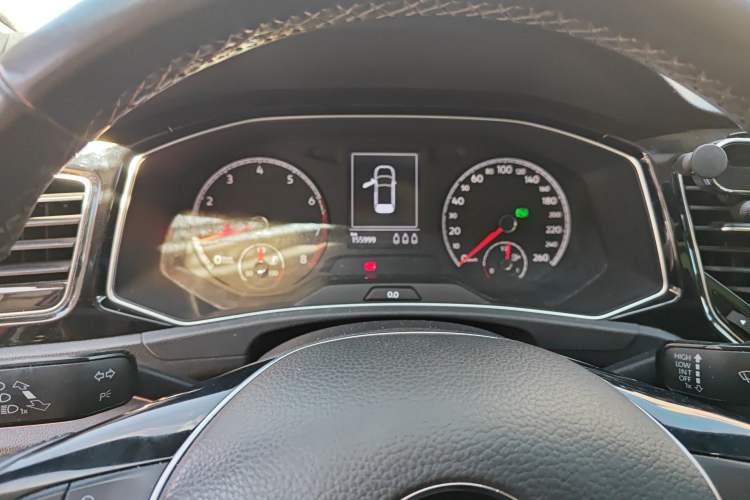 Used Volkswagen T-ROC 2019 280TSI DSG Two-Wheel Drive Comfort Version China VI Standard Instrument Cluster