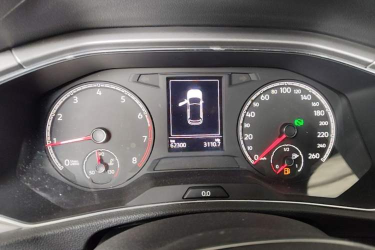 Used Volkswagen T-ROC 2019 230TSI DSG Two-Wheel-Drive Advanced Version China VI Standard Instrument Cluster