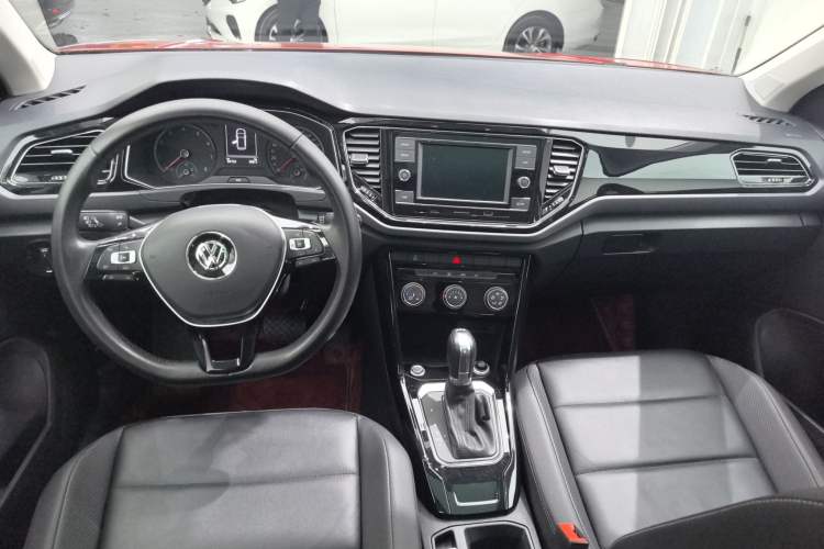 Used Volkswagen T-ROC 2019 280TSI DSG Two-Wheel Drive Advanced Version China V Standard Interior 3