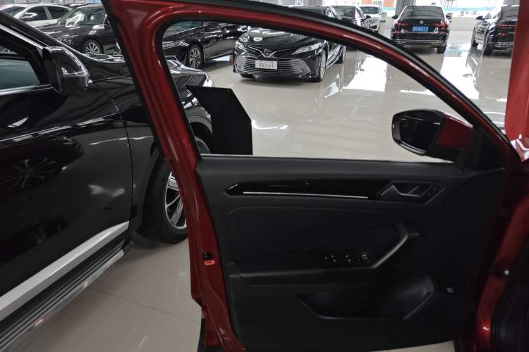Used Volkswagen T-ROC 2019 280TSI DSG Two-Wheel Drive Comfort Version China VI Standard Left Front Door Interior