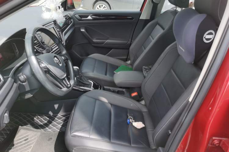 Used Volkswagen T-ROC 2019 280TSI DSG Two-Wheel Drive Comfort Version China VI Standard Left Front Seat