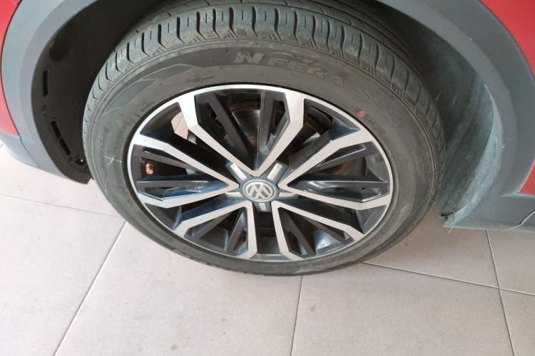 Used Volkswagen T-ROC 2019 280TSI DSG Two-Wheel Drive Comfort Version China VI Standard Left Front Wheel Hub