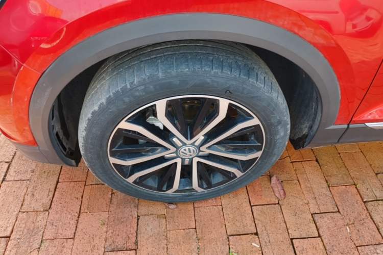 Used Volkswagen T-ROC 2019 280TSI DSG Two-Wheel Drive Comfort Version China VI Standard Left Front Wheel Hub