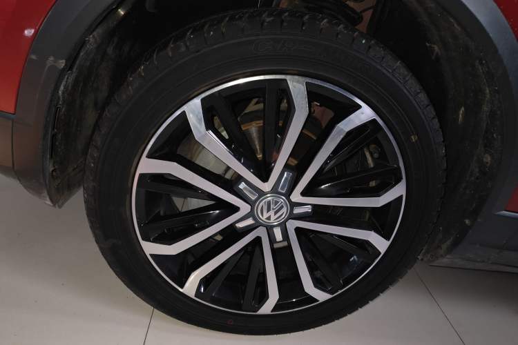 Used Volkswagen T-ROC 2019 280TSI DSG Two-Wheel Drive Comfort Version China VI Standard Left Front Wheel Hub