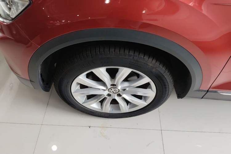 Used Volkswagen T-ROC 2019 230TSI DSG Two-Wheel-Drive Advanced Version China VI Standard Left Front Wheel Hub