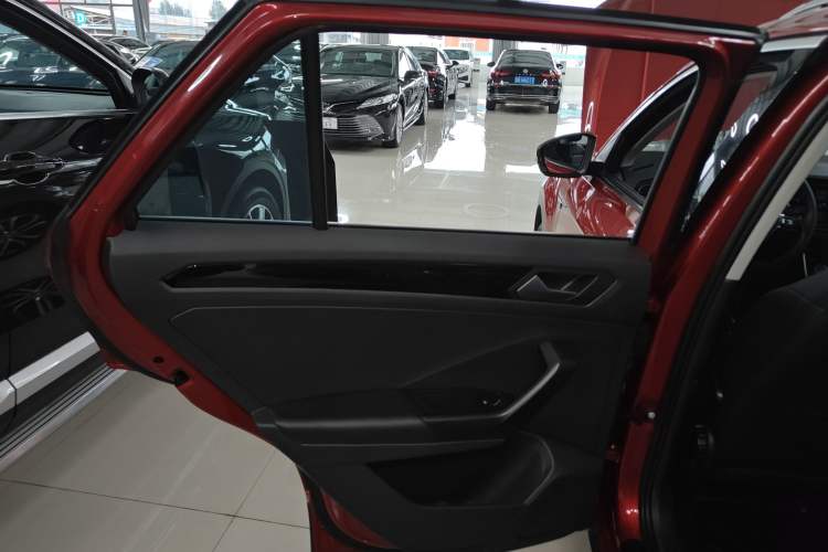 Used Volkswagen T-ROC 2019 280TSI DSG Two-Wheel Drive Comfort Version China VI Standard Left Rear Door Interior