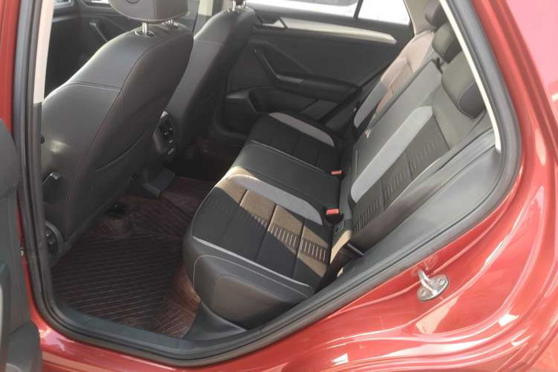 Used Volkswagen T-ROC 2019 230TSI DSG Two-Wheel-Drive Advanced Version China VI Standard Left Rear Seat