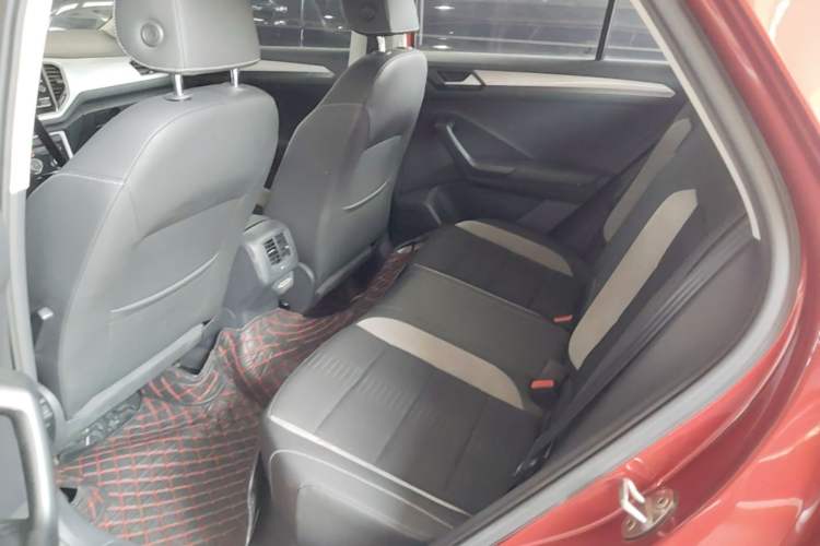 Used Volkswagen T-ROC 2019 230TSI DSG Two-Wheel-Drive Advanced Version China VI Standard Left Rear Seat