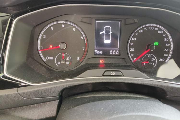 Used Volkswagen T-ROC 2019 280TSI DSG Two-Wheel Drive Comfort Version China VI Standard Odometer Close Up