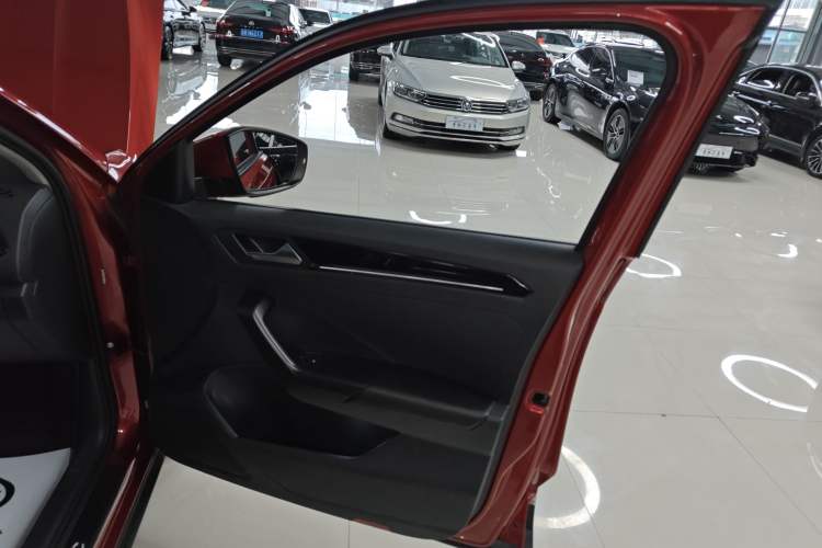 Used Volkswagen T-ROC 2019 280TSI DSG Two-Wheel Drive Comfort Version China VI Standard Right Front Door Interior