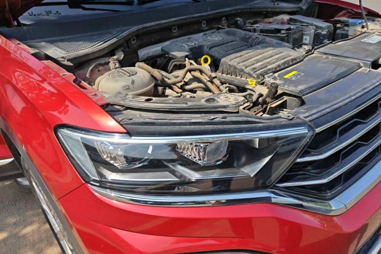 Used Volkswagen T-ROC 2019 230TSI DSG Two-Wheel-Drive Advanced Version China VI Standard Right Front Headlight