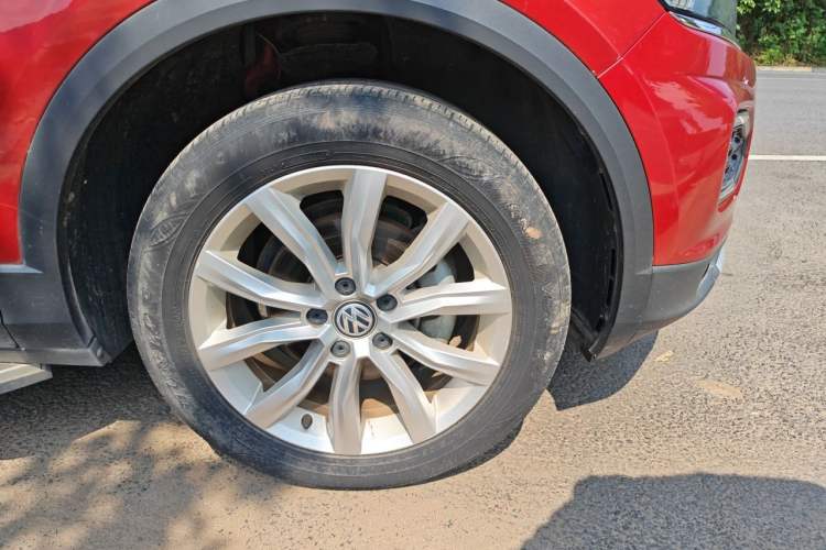 Used Volkswagen T-ROC 2019 230TSI DSG Two-Wheel-Drive Advanced Version China VI Standard Right Front Wheel Hub
