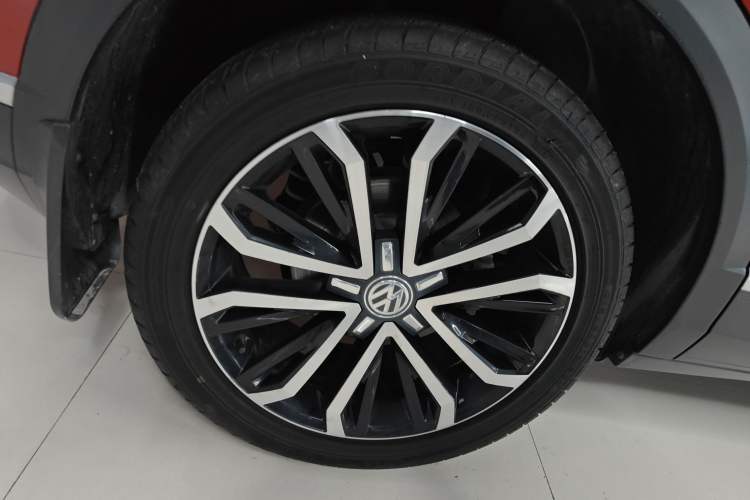 Used Volkswagen T-ROC 2019 280TSI DSG Two-Wheel Drive Comfort Version China VI Standard Right Rear Wheel Hub