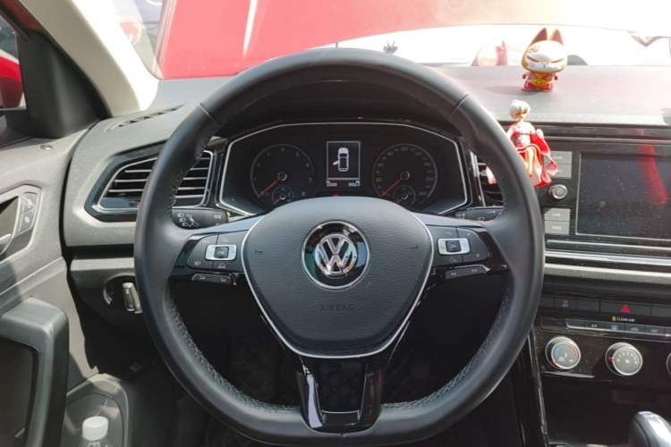 Used Volkswagen T-ROC 2019 280TSI DSG Two-Wheel Drive Comfort Version China VI Standard Steering Wheel