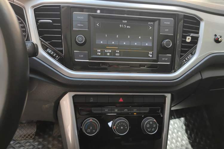 Used Volkswagen T-ROC 2019 280TSI DSG Two-Wheel Drive Comfort Version China VI Standard Audio And AC Panel