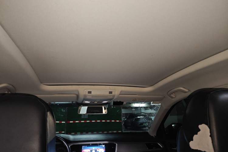 Used Volkswagen T-ROC 2019 230TSI DSG Two-Wheel-Drive Advanced Version China VI Standard Headliner