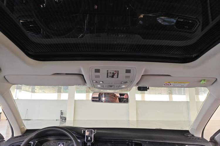 Used Volkswagen T-ROC 2019 230TSI DSG Two-Wheel-Drive Advanced Version China VI Standard Headliner