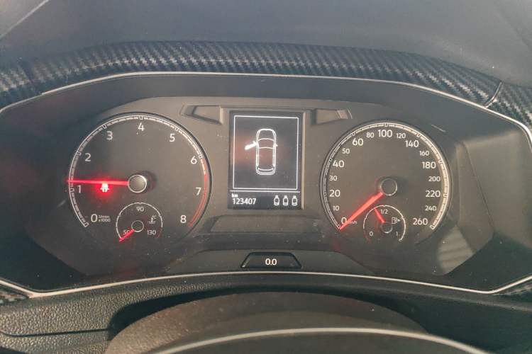 Used Volkswagen T-ROC 2019 230TSI DSG Two-Wheel-Drive Advanced Version China VI Standard Instrument Cluster
