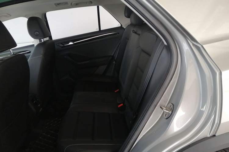 Used Volkswagen T-ROC 2019 280TSI DSG Two-Wheel Drive Comfort Version China VI Standard Interior 1