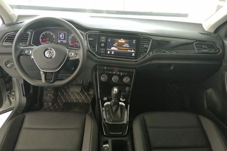 Used Volkswagen T-ROC 2019 280TSI DSG Two-Wheel Drive Comfort Version China VI Standard Interior 3