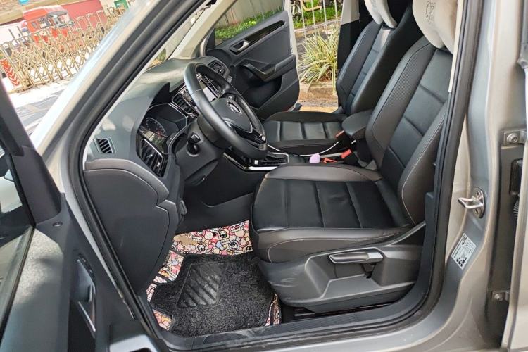 Used Volkswagen T-ROC 2019 280TSI DSG Two-Wheel Drive Comfort Version China VI Standard Left Front Seat
