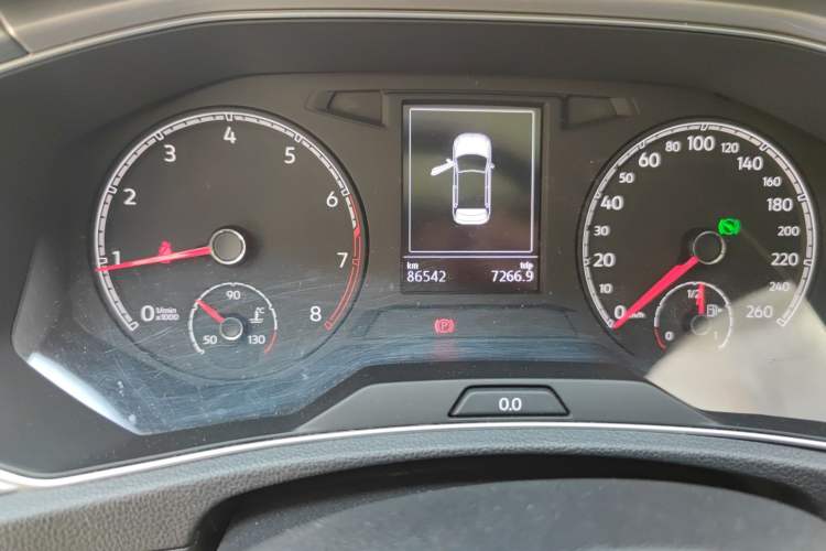 Used Volkswagen T-ROC 2019 280TSI DSG Two-Wheel Drive Comfort Version China VI Standard Odometer Close Up