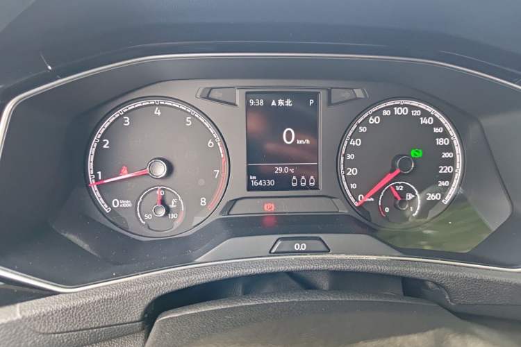 Used Volkswagen T-ROC 2019 280TSI DSG Two-Wheel Drive Comfort Version China VI Standard Odometer Close Up